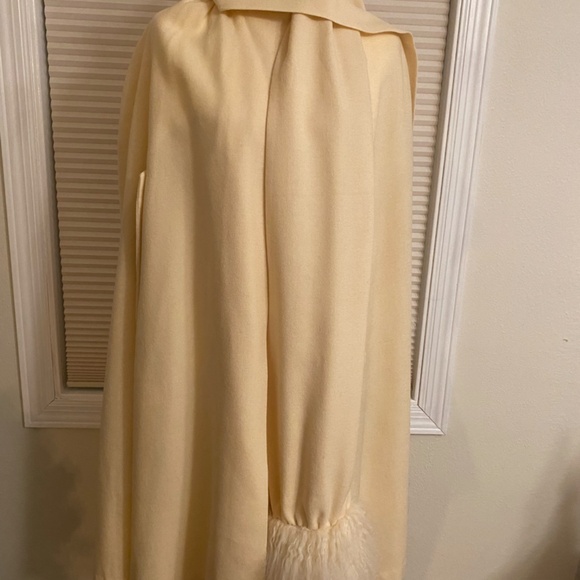 VINTAGE CEST SIMONE VINTAGE CAPE WITH SHEARLING - Picture 2 of 7